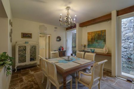 Casa à venda com 392m², 4 quartos e 4 vagas