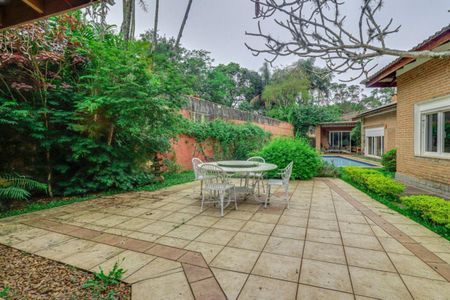 Casa à venda com 392m², 4 quartos e 4 vagas