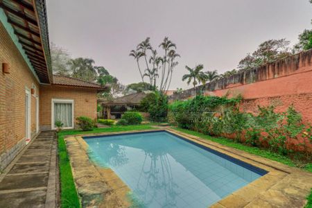 Casa à venda com 392m², 4 quartos e 4 vagas