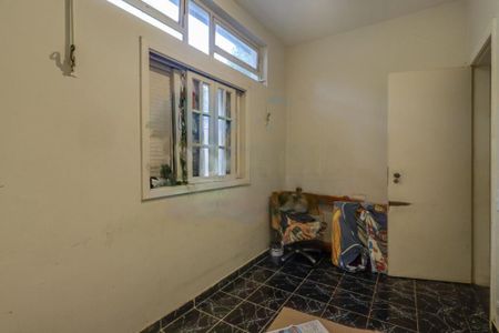 Casa à venda com 392m², 4 quartos e 4 vagas