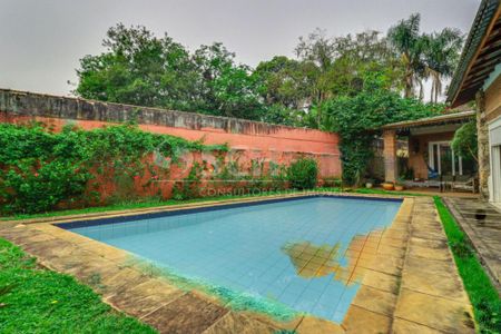 Casa à venda com 392m², 4 quartos e 4 vagas