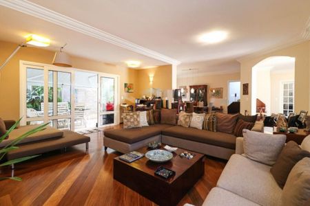 Casa à venda com 4 quartos, 386m² em Santo Amaro, São Paulo