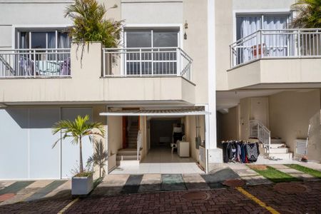 Casa à venda com 156m², 6 quartos e 2 vagas