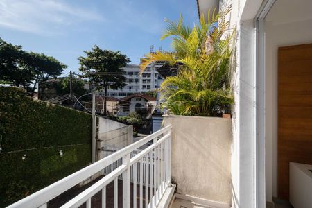 Casa à venda com 156m², 6 quartos e 2 vagas