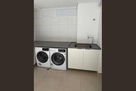 Casa de condomínio à venda com 626m², 3 quartos e 3 vagas Casa de condomínio à venda com 626m², 3 quartos e 3 vagasFoto 03