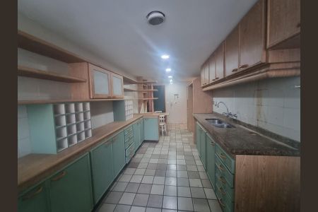 Apartamento à venda com 260m², 4 quartos e 2 vagas