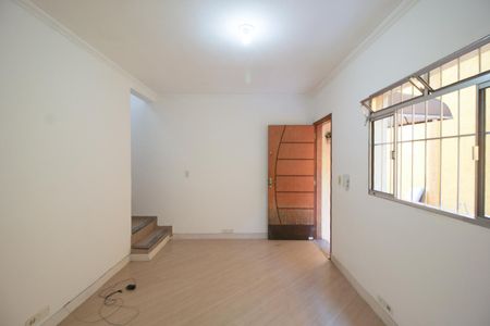 Sala de casa para alugar com 2 quartos, 105m² em Vila Pereira Cerca, São Paulo