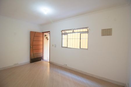Sala de casa para alugar com 2 quartos, 105m² em Vila Pereira Cerca, São Paulo
