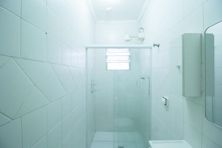 Casa para alugar com 105m², 2 quartos e 2 vagas Casa para alugar com 105m², 2 quartos e 2 vagasBanheiro