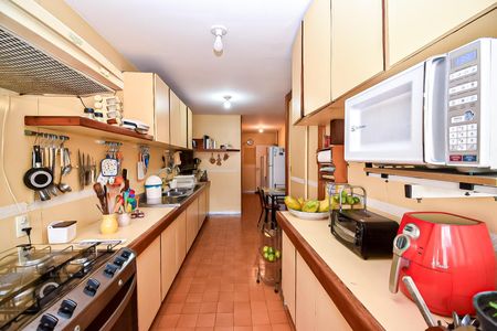 Apartamento à venda com 180m², 4 quartos e 2 vagas