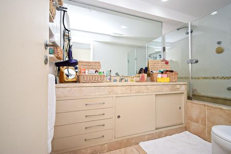 Apartamento à venda com 180m², 4 quartos e 2 vagas