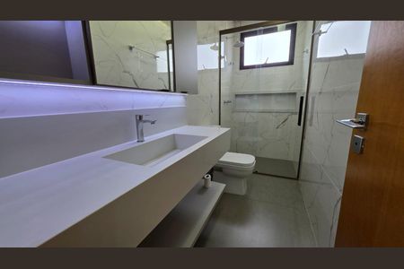 Casa de condomínio para alugar com 300m², 3 quartos e 3 vagas Casa de condomínio para alugar com 300m², 3 quartos e 3 vagasBanheiro social