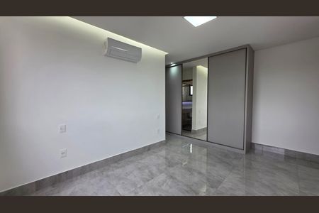 Casa de condomínio para alugar com 300m², 3 quartos e 3 vagas Casa de condomínio para alugar com 300m², 3 quartos e 3 vagasSuíte
