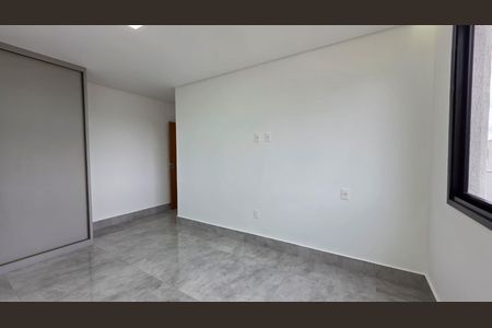 Casa de condomínio para alugar com 300m², 3 quartos e 3 vagas Casa de condomínio para alugar com 300m², 3 quartos e 3 vagasSuíte