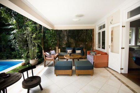 Casa à venda com 726m², 4 quartos e sem vaga