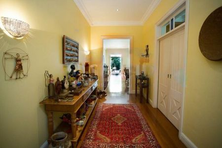 Casa à venda com 726m², 4 quartos e sem vaga