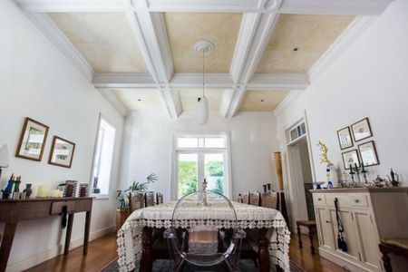 Casa à venda com 726m², 4 quartos e sem vaga