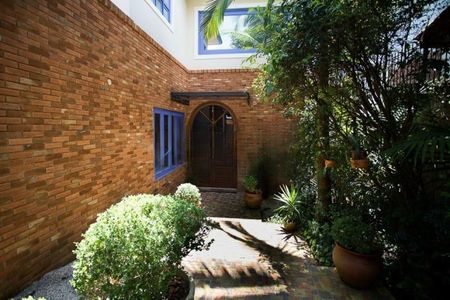 Casa à venda com 726m², 4 quartos e sem vaga