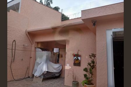 Casa à venda com 140m², 2 quartos e 8 vagas