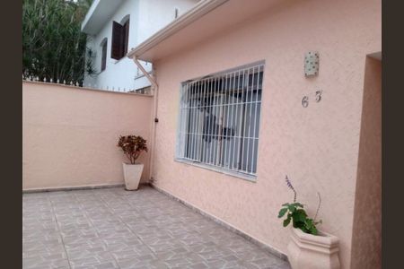 Casa à venda com 140m², 2 quartos e 8 vagas