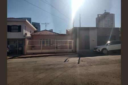 Casa à venda com 140m², 2 quartos e 8 vagas