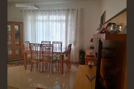 Casa à venda com 140m², 2 quartos e 8 vagas