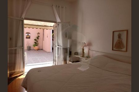 Casa à venda com 140m², 2 quartos e 8 vagas