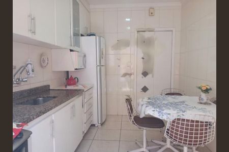 Casa à venda com 140m², 2 quartos e 8 vagas