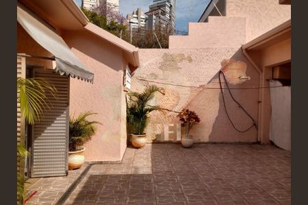 Casa à venda com 140m², 2 quartos e 8 vagas