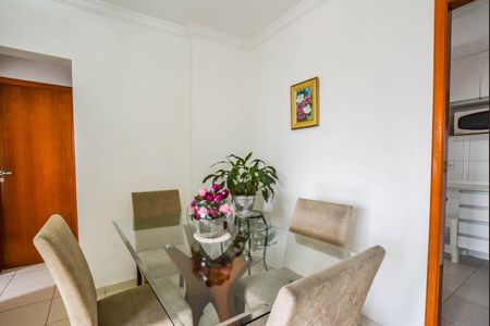 Apartamento à venda com 57m², 2 quartos e 1 vaga Apartamento à venda com 57m², 2 quartos e 1 vagaSala