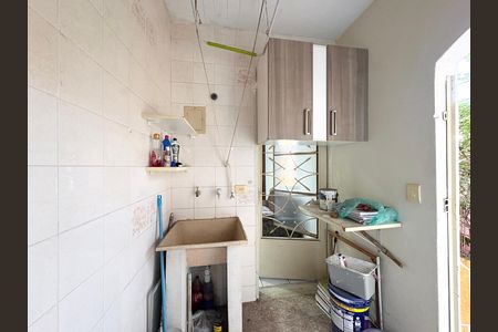 Casa à venda com 280m², 4 quartos e 2 vagas Casa à venda com 280m², 4 quartos e 2 vagasÁrea de Serviço da Edícula 1