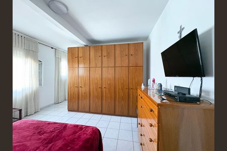 Casa à venda com 280m², 4 quartos e 2 vagas Casa à venda com 280m², 4 quartos e 2 vagasSuíte 3