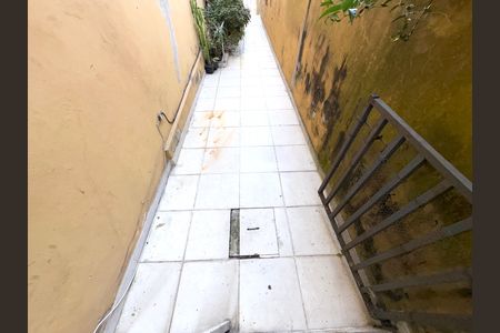 Casa à venda com 280m², 4 quartos e 2 vagas Casa à venda com 280m², 4 quartos e 2 vagasCorredor externo