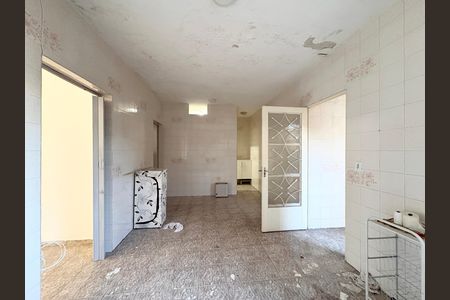 Casa à venda com 280m², 4 quartos e 2 vagas Casa à venda com 280m², 4 quartos e 2 vagasSala/ Cozinha da Edícula 1