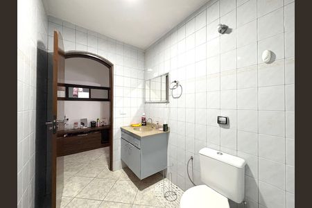 Casa à venda com 280m², 4 quartos e 2 vagas Casa à venda com 280m², 4 quartos e 2 vagasBanheiro 1