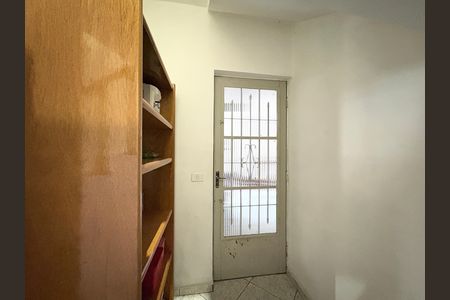 Casa à venda com 280m², 4 quartos e 2 vagas Casa à venda com 280m², 4 quartos e 2 vagasCorredor - Porta para Área de serviço