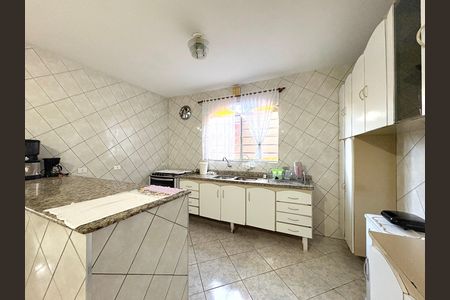 Casa à venda com 280m², 4 quartos e 2 vagas Casa à venda com 280m², 4 quartos e 2 vagasCozinha
