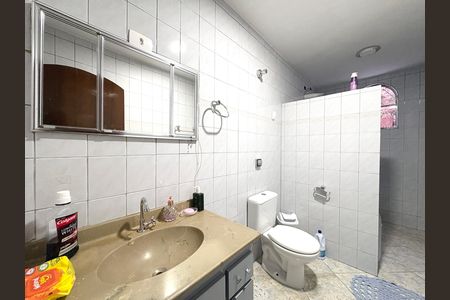 Casa à venda com 280m², 4 quartos e 2 vagas Casa à venda com 280m², 4 quartos e 2 vagasBanheiro 1
