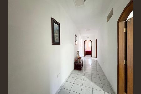 Casa à venda com 280m², 4 quartos e 2 vagas Casa à venda com 280m², 4 quartos e 2 vagasCorredor das Suítes