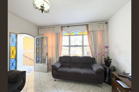 Casa à venda com 280m², 4 quartos e 2 vagas Casa à venda com 280m², 4 quartos e 2 vagasSala