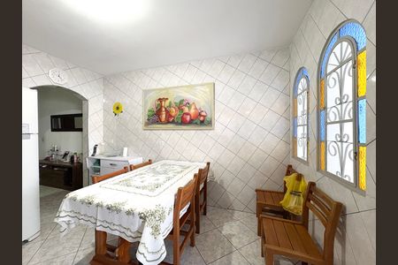 Casa à venda com 280m², 4 quartos e 2 vagas Casa à venda com 280m², 4 quartos e 2 vagasCopa