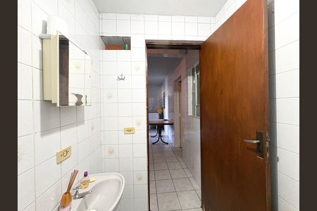 Casa à venda com 280m², 4 quartos e 2 vagas Casa à venda com 280m², 4 quartos e 2 vagasBanheiro de serviço