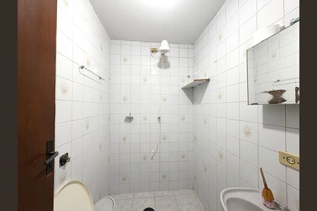 Casa à venda com 280m², 4 quartos e 2 vagas Casa à venda com 280m², 4 quartos e 2 vagasBanheiro de serviço