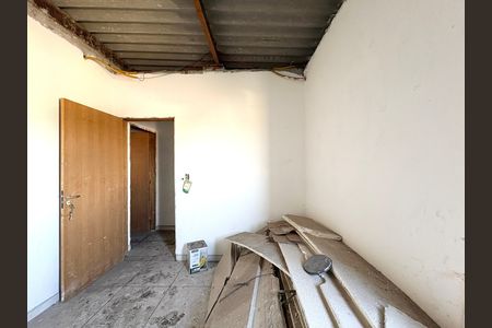 Casa à venda com 280m², 4 quartos e 2 vagas Casa à venda com 280m², 4 quartos e 2 vagasQuarto 5