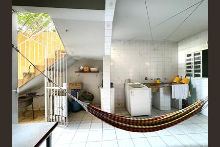 Casa à venda com 280m², 4 quartos e 2 vagas Casa à venda com 280m², 4 quartos e 2 vagasÁrea de Serviço
