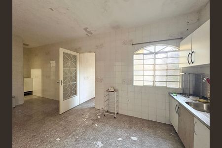 Casa à venda com 280m², 4 quartos e 2 vagas Casa à venda com 280m², 4 quartos e 2 vagasSala/ Cozinha da Edícula 1