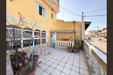 Casa à venda com 280m², 4 quartos e 2 vagas Casa à venda com 280m², 4 quartos e 2 vagasQuintal