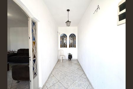 Casa à venda com 280m², 4 quartos e 2 vagas Casa à venda com 280m², 4 quartos e 2 vagasEntrada principal