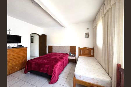 Casa à venda com 280m², 4 quartos e 2 vagas Casa à venda com 280m², 4 quartos e 2 vagasSuíte 3