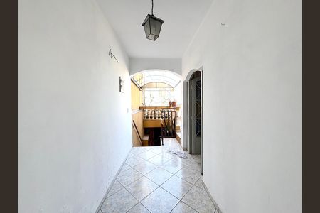 Casa à venda com 280m², 4 quartos e 2 vagas Casa à venda com 280m², 4 quartos e 2 vagasEntrada Principal